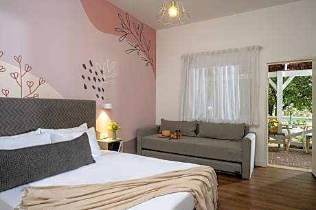 Family Studio (2 Adults + 2 Children)