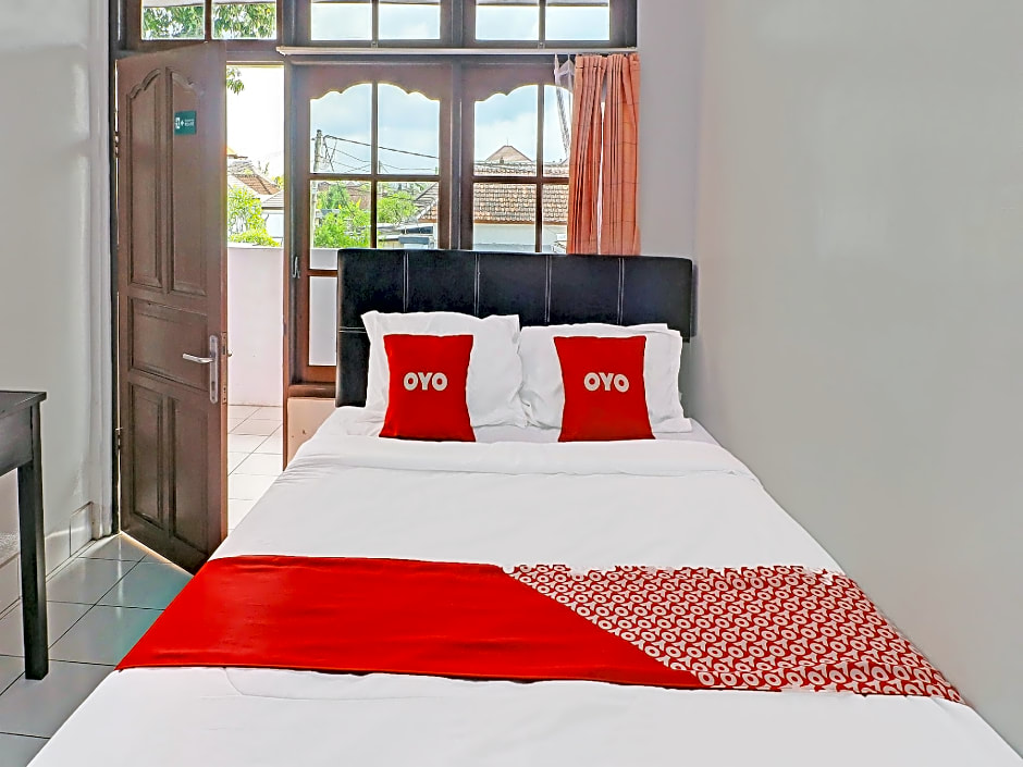 SUPER OYO 1356 Gusti Residence