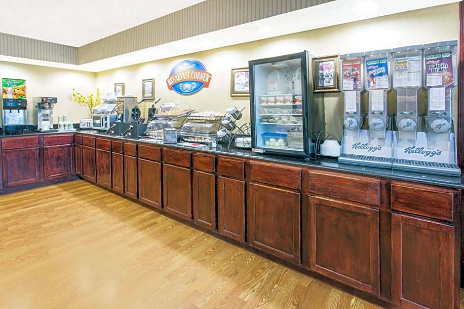 Baymont by Wyndham Muskegon