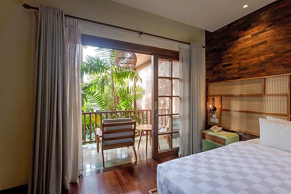 Photo 1 of 15 of Junior Suite, Bathtub, Balcony