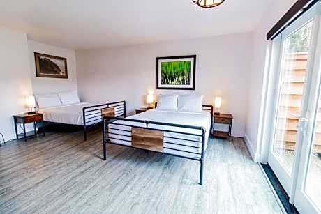 Double Queen Room with Patio