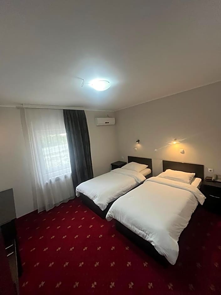 2 Beds — 4 fotoğraftan 1. fotoğraf