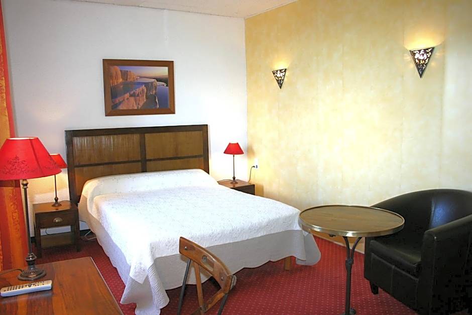 Zdjęcie 1 z 9 — Deluxe 1 Double Bed or 2 Beds