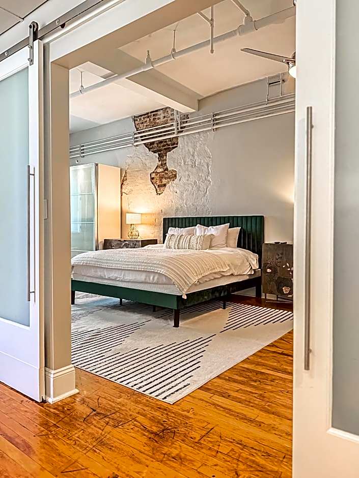 The Historic Lyric Presidential Suite