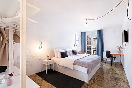 Deluxe Double Room with Balcony and Sea View