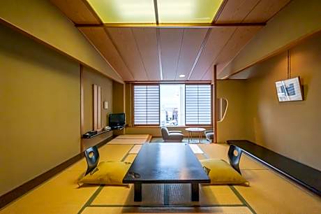Japanese-Style Room