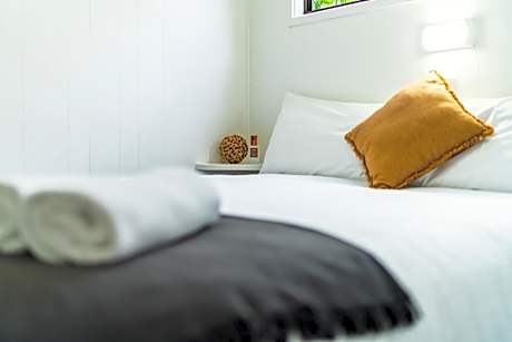 Budget family Cabin (6 Adults)