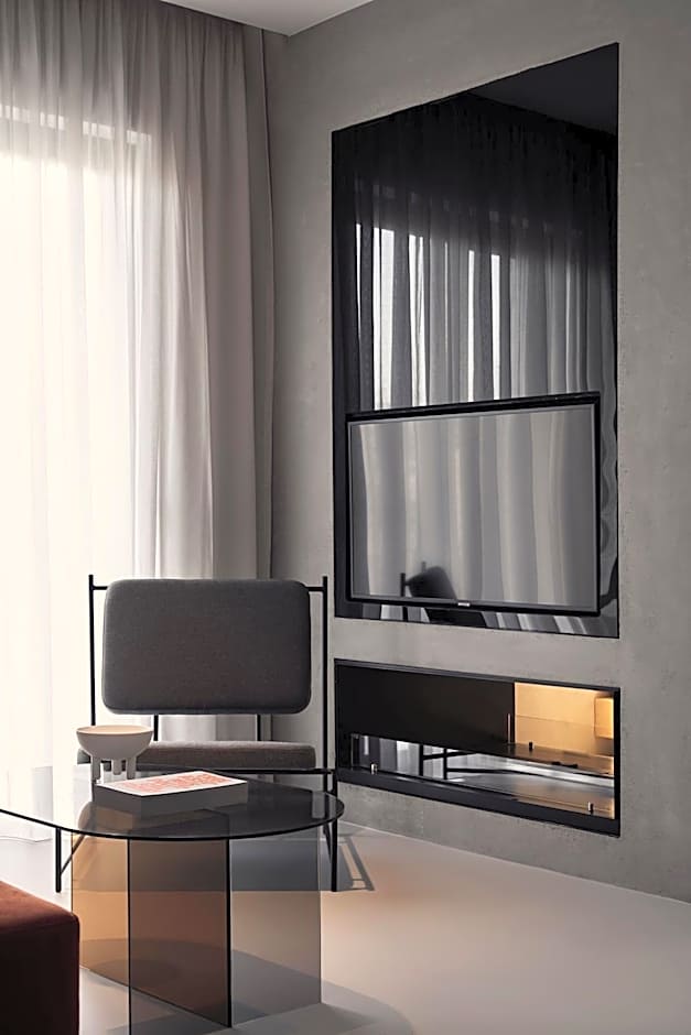 The Newel Metaxourgeio