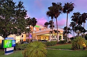 Holiday Inn Express West Doral Miami Airport