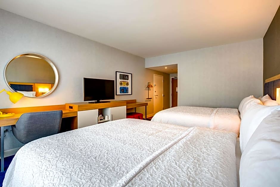 Hampton Inn By Hilton & Suites Boston-Waltham