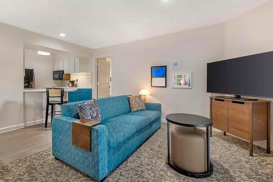 Sonesta ES Suites Chatsworth