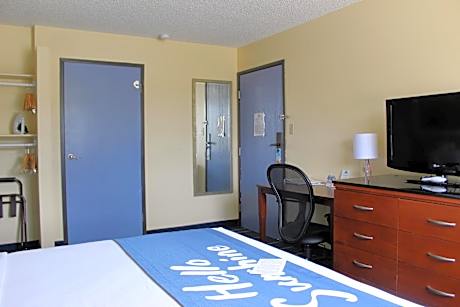 King Room - Disability Access - Non-Smoking