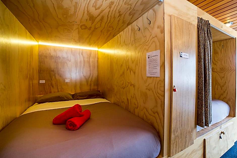 Tahuna Pod Hostel