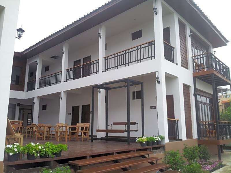 Norn Nab Dao Rimkhong Hotel