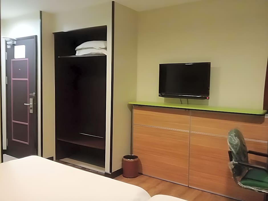 Hotel Sadong 88