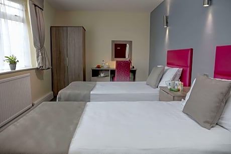 Suite-2 Rooms 3 Beds, 1 Double Bed, Two Single Beds, One Bathroom, Non-Smoking