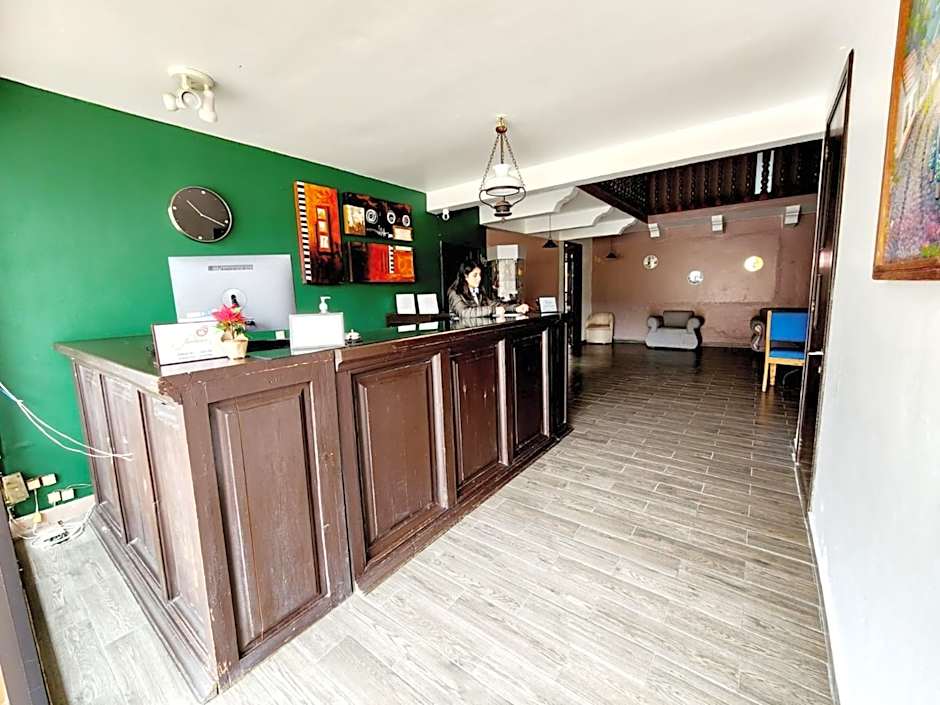 HOTEL JARDINES DEL CARMEN