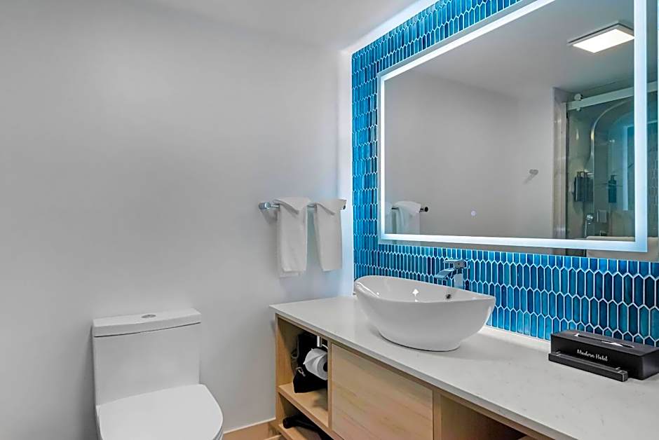 Blue - A Modern Hotel, an Ascend Collection Hotel
