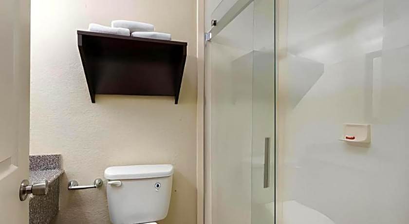 OYO Hotel Tulsa N Sheridan Rd & Airport