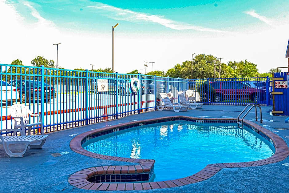 OYO Hotel Irving DFW Airport South