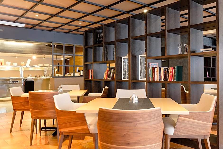 Samantta Hotel & Restaurant