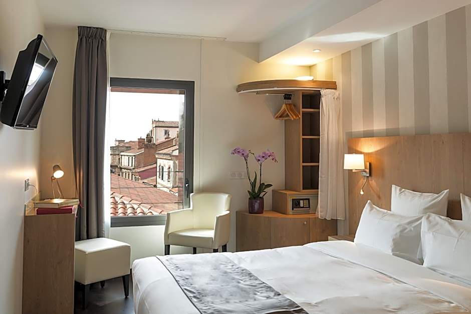Hotel Le Pere Leon