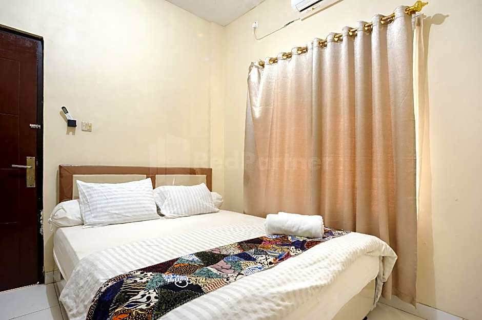 SRB near Mall Ciputra CIbubur Mitra RedDoorz