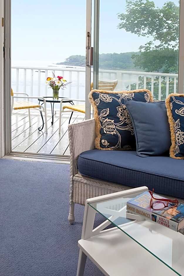 Dockside Guest Quarters