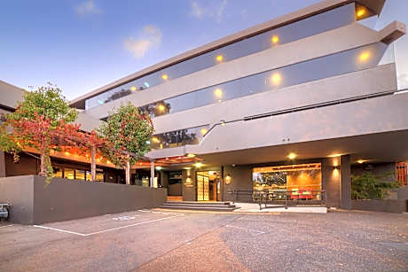 Townhouse Hotel
