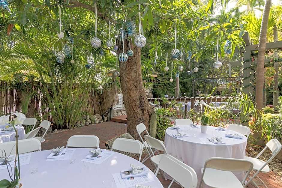 Suite Dreams Inn by the Beach