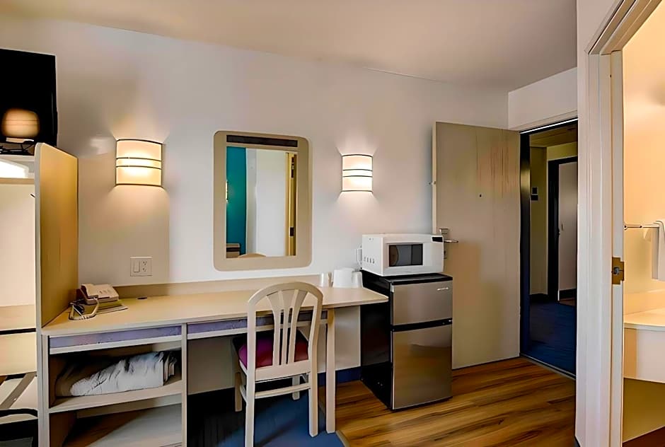 Econo Lodge Menomonie