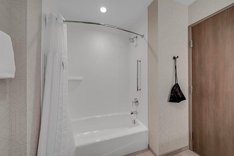 Holiday Inn Express & Suites Fort Walton Beach - Eglin Area By IHG