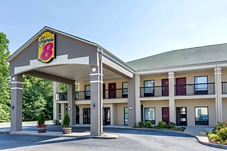 Super 8 by Wyndham Petersburg