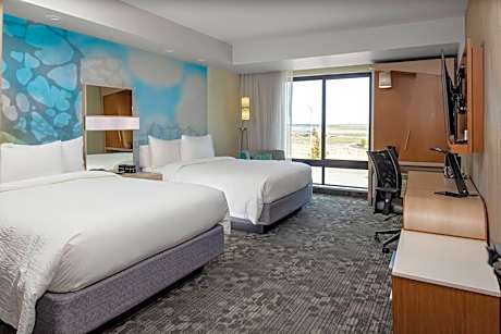 Queen Room With Two Queen Beds and City View - Hearing Accessible