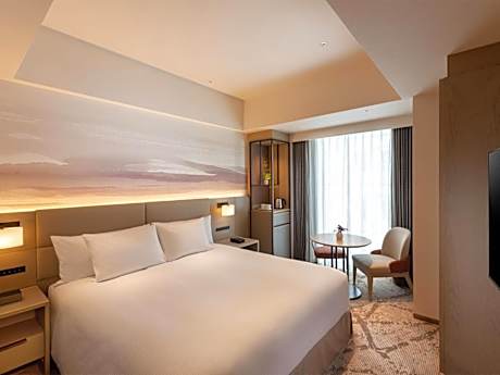 King Premium Family Room