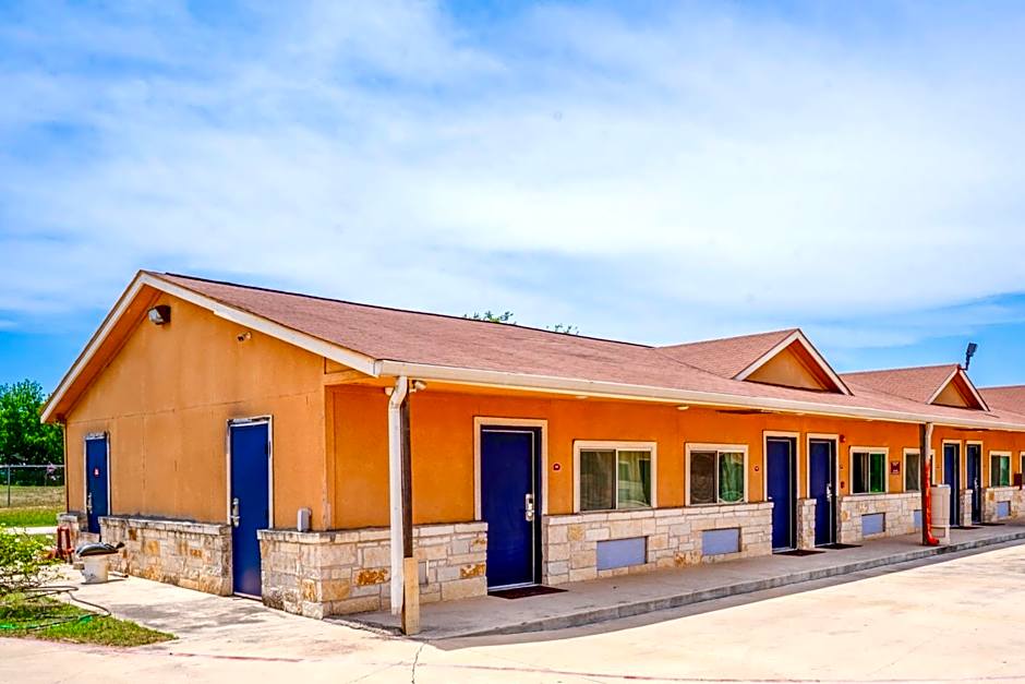 Atria Extended Stays By OYO Jourdanton