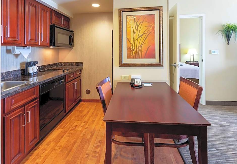 Homewood Suites by Hilton Minneapolis-StLouis Park at West