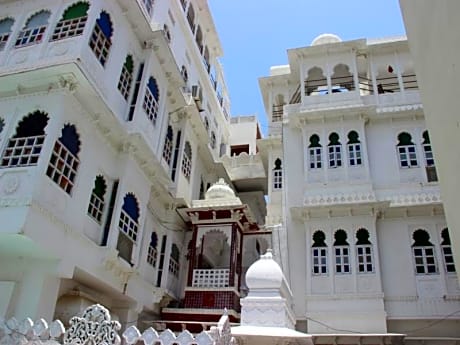 Anjani Hotel
