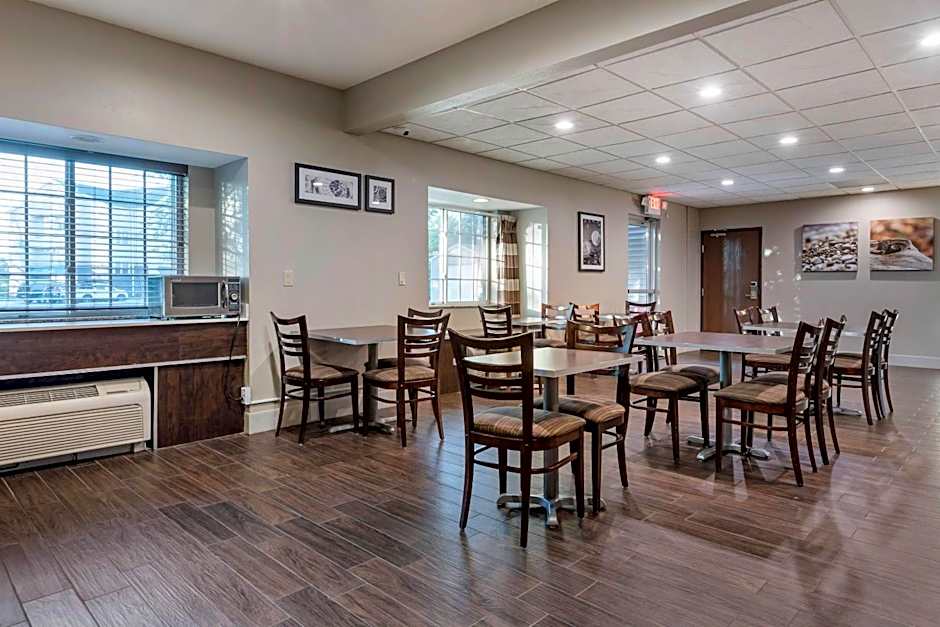 Sleep Inn & Suites Kalamazoo Southwest