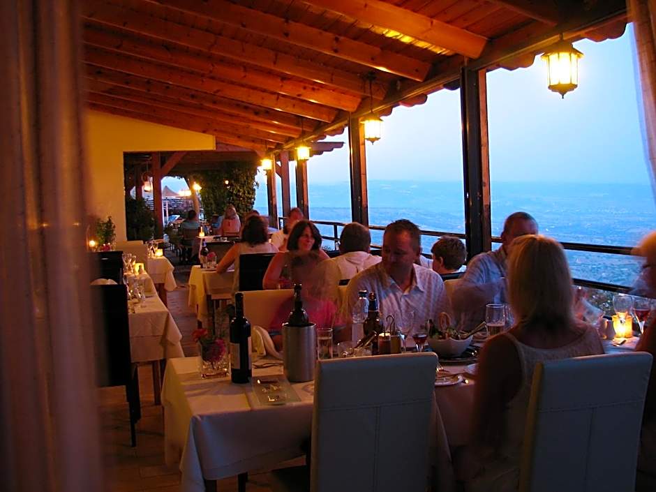 Hill View Hotel Apartments