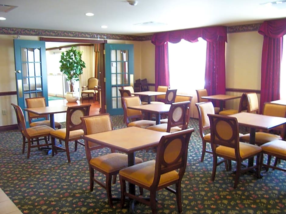 Country Inn & Suites by Radisson, London South, ON