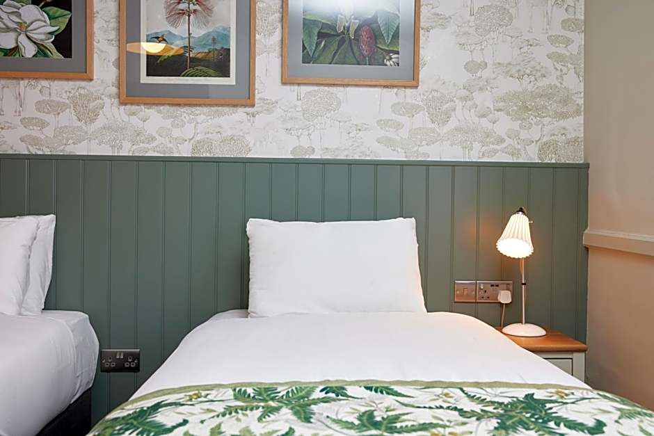 The Kings Head Wroxham by Greene King Inns