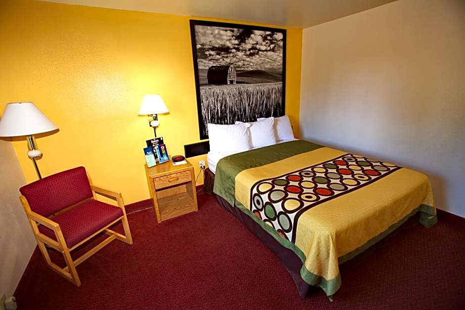 Super 8 by Wyndham Elko