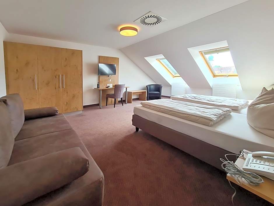 Hotel am Hachinger Bach by Blattl