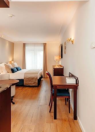 1 DOUBLE BED NSMK EXCRM VIEW AIRCON COFTFA