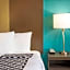 La Quinta Inn & Suites by Wyndham Atlanta Airport North