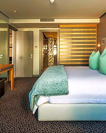 King Suite Marina view