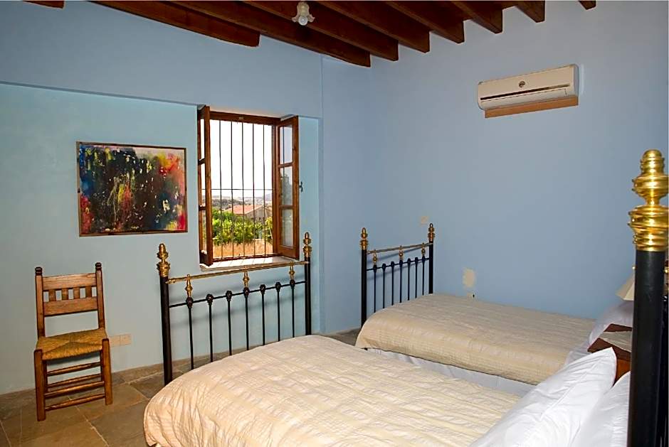 Porfyrios Country House