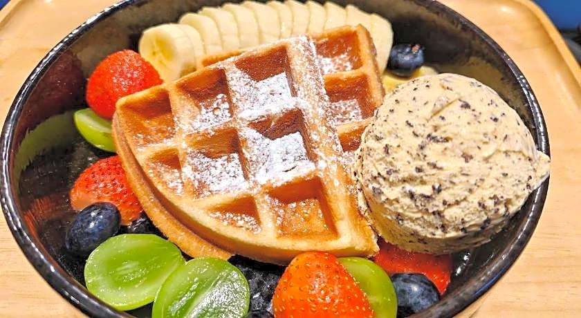 Kamala Havana Hotel And Cafe