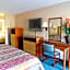 Camilla Inn & Suites